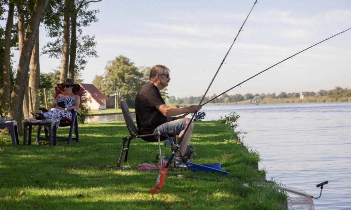 Chalet Kajuit 418 Op 5 Sterren Camping Bergumermeer Hotell Suameer Eksteriør bilde