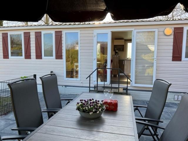 Chalet Kajuit 418 Op 5 Sterren Camping Bergumermeer Hotell Suameer Eksteriør bilde