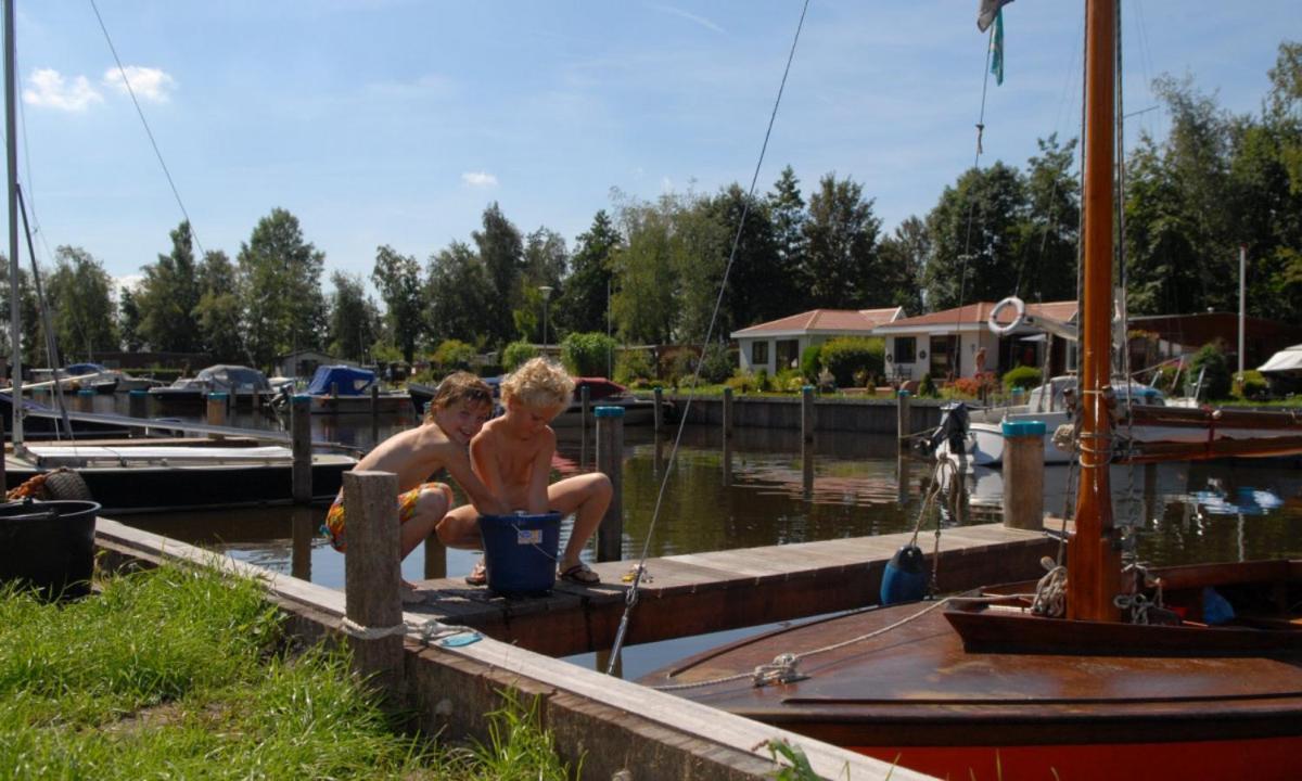 Chalet Kajuit 418 Op 5 Sterren Camping Bergumermeer Hotell Suameer Eksteriør bilde
